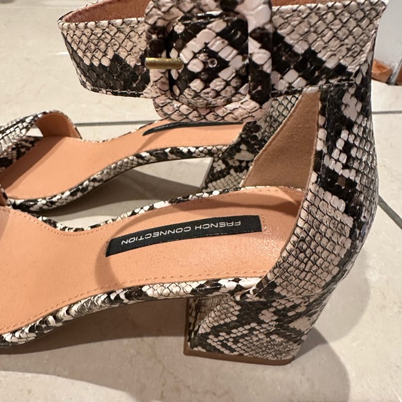 Like new French connection heels - Picture 10 of 11